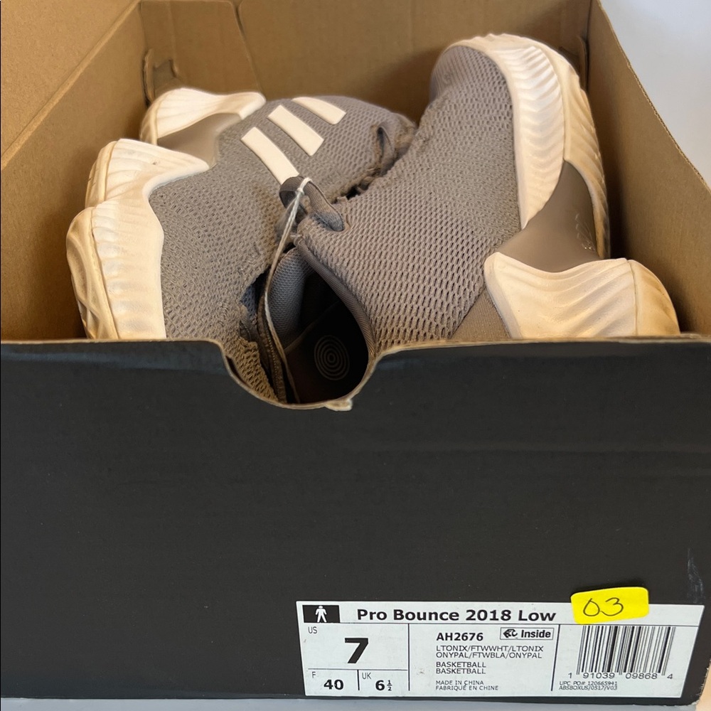 Adidas Pro Bounce 2018 Low Men's Athletic Shoes - Gray